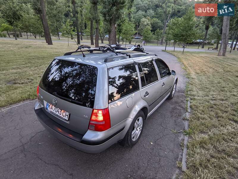 Універсал Volkswagen Golf 2002 в Хотині