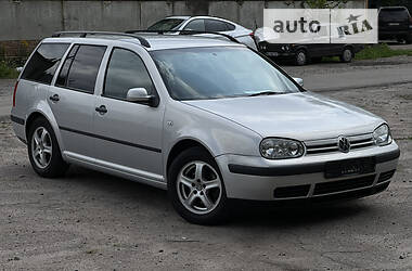 Универсал Volkswagen Golf 2000 в 