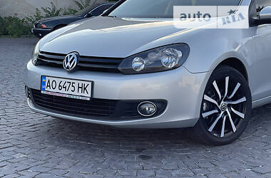 Хэтчбек Volkswagen Golf 2009 в 