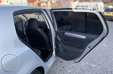 Хэтчбек Volkswagen Golf 2009 в 