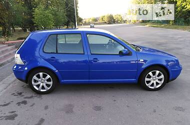 Хэтчбек Volkswagen Golf 2003 в Умани