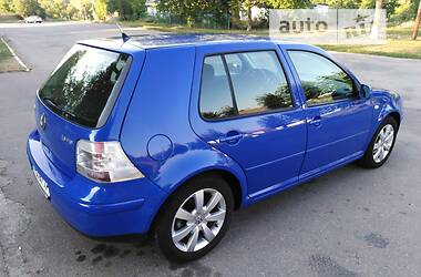 Хэтчбек Volkswagen Golf 2003 в Умани