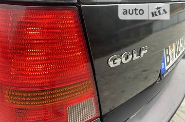 Универсал Volkswagen Golf 2001 в Долине