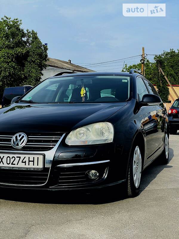 Универсал Volkswagen Golf 2008 в Староконстантинове