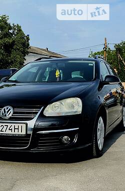 Универсал Volkswagen Golf 2008 в Староконстантинове