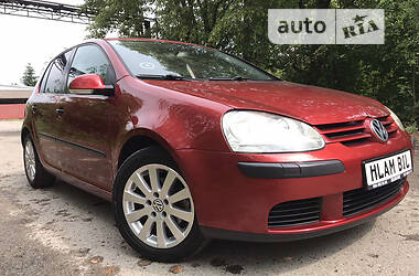 Хетчбек Volkswagen Golf 2004 в Галичі