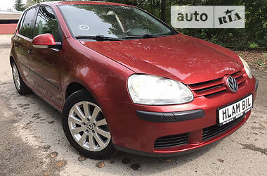 Хетчбек Volkswagen Golf 2004 в Галичі