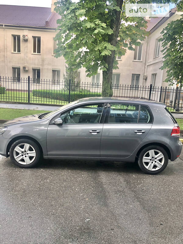 Хетчбек Volkswagen Golf 2008 в Хмельницькому