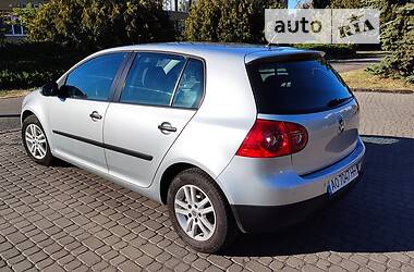 Хетчбек Volkswagen Golf 2006 в Ужгороді