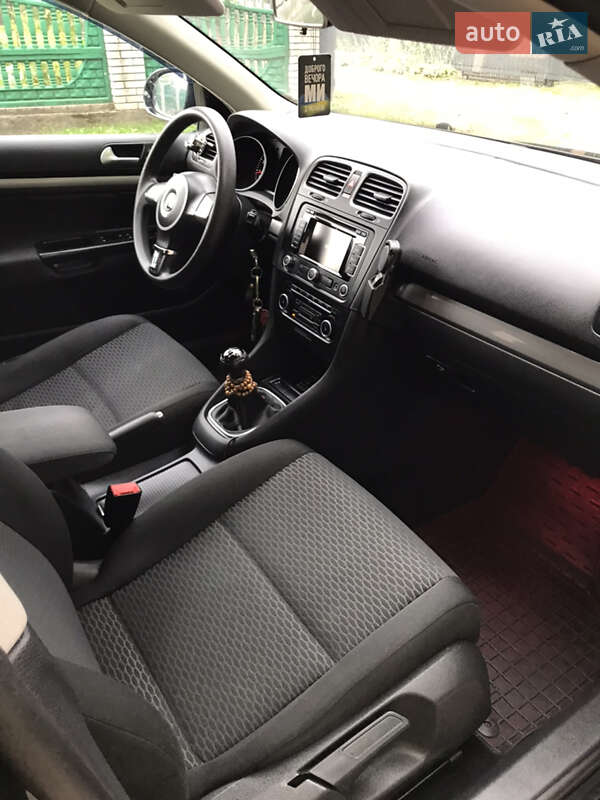 Універсал Volkswagen Golf 2011 в Івано-Франківську