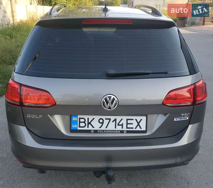 Универсал Volkswagen Golf 2017 в Ровно