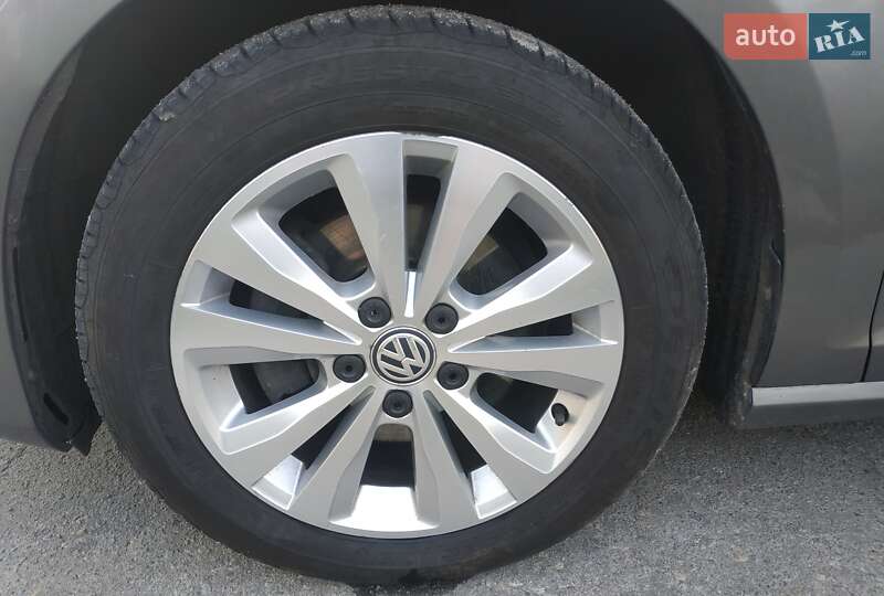 Универсал Volkswagen Golf 2017 в Ровно