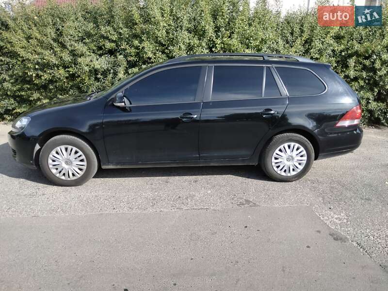 Универсал Volkswagen Golf 2011 в 