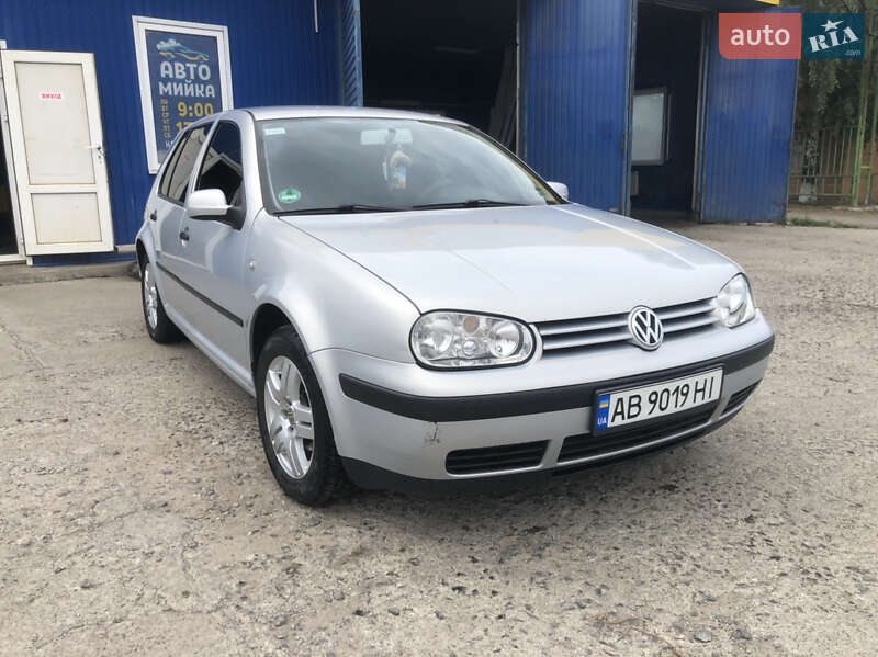 Хэтчбек Volkswagen Golf 2000 в Теплике