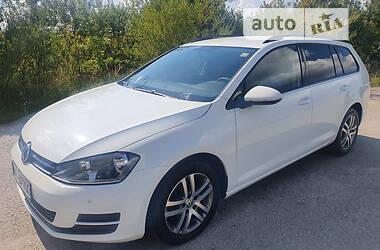 Універсал Volkswagen Golf 2016 в 