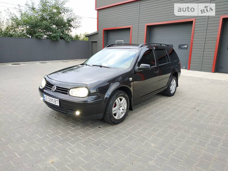 Универсал Volkswagen Golf 2004 в Черновцах