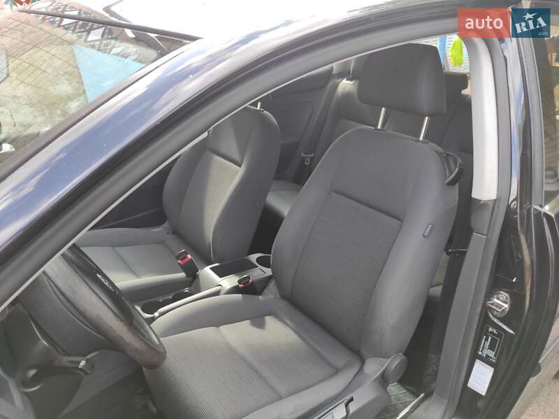 Хетчбек Volkswagen Golf 2007 в Чорткові