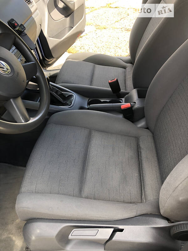 Хэтчбек Volkswagen Golf 2004 в Коломые