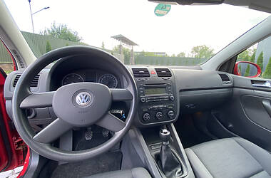 Хэтчбек Volkswagen Golf 2004 в Мукачево