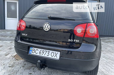 Хэтчбек Volkswagen Golf 2004 в 