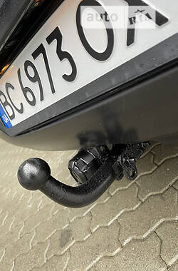 Хэтчбек Volkswagen Golf 2004 в 
