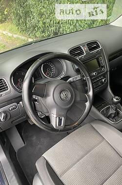 Хэтчбек Volkswagen Golf 2010 в Днепре