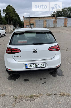 Хэтчбек Volkswagen Golf 2016 в Умани