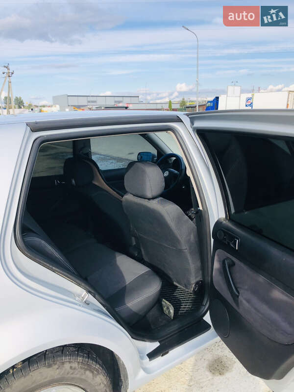 Хетчбек Volkswagen Golf 1998 в Львові