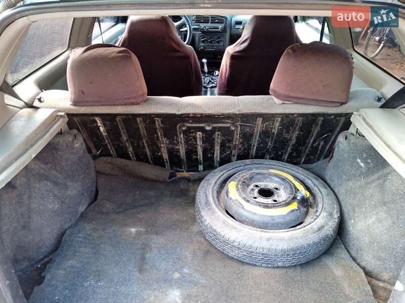 Хэтчбек Volkswagen Golf 1997 в Киверцах