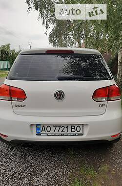 Хэтчбек Volkswagen Golf 2011 в Ужгороде