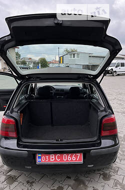 Хэтчбек Volkswagen Golf 2000 в Луцке