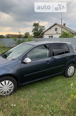 Хетчбек Volkswagen Golf 2004 в Львові