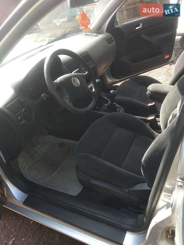 Универсал Volkswagen Golf 2002 в Каменец-Подольском