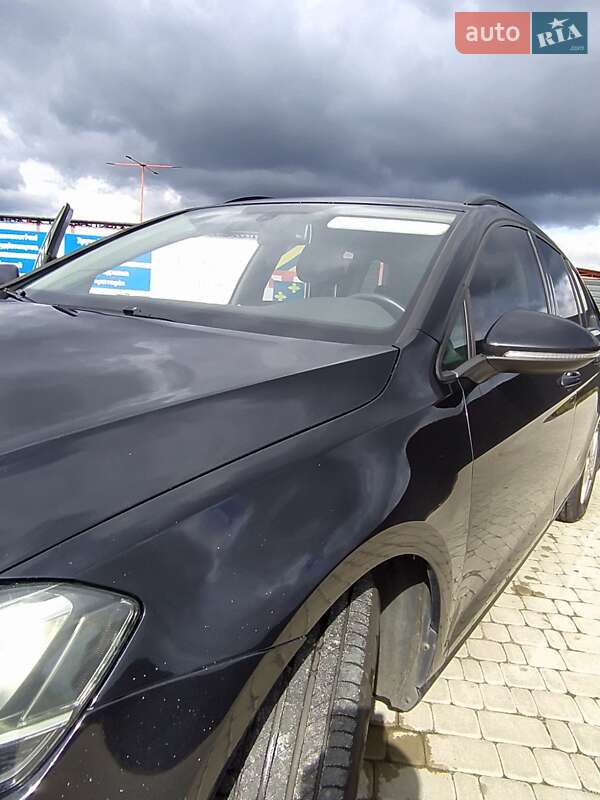 Універсал Volkswagen Golf 2013 в Ірпені