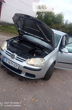 Хэтчбек Volkswagen Golf 2005 в Семеновке