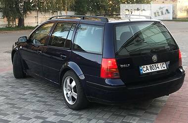 Універсал Volkswagen Golf 2000 в 