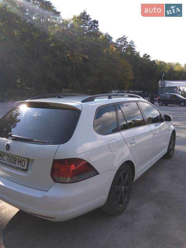 Універсал Volkswagen Golf 2010 в Львові