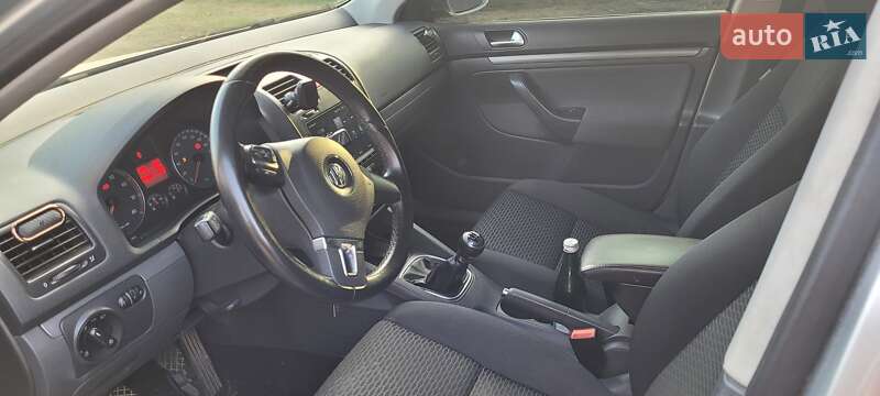 Універсал Volkswagen Golf 2009 в Ужгороді