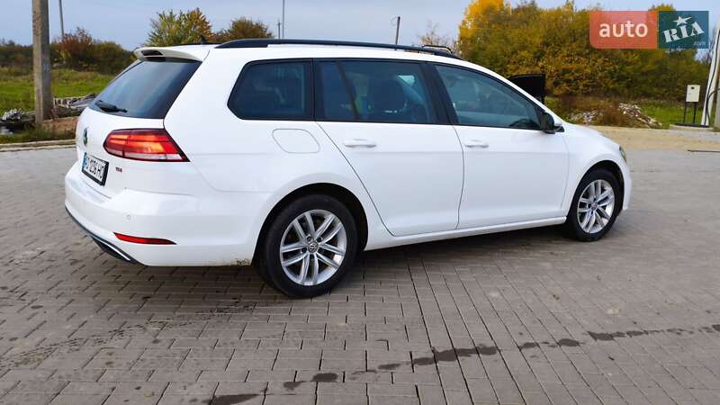 Універсал Volkswagen Golf 2017 в Хусті