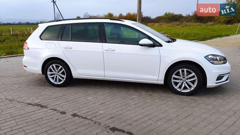 Універсал Volkswagen Golf 2017 в Хусті