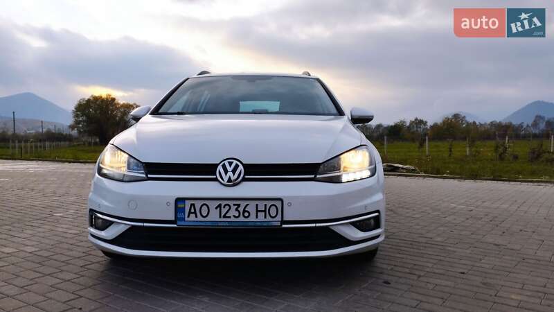 Універсал Volkswagen Golf 2017 в Хусті