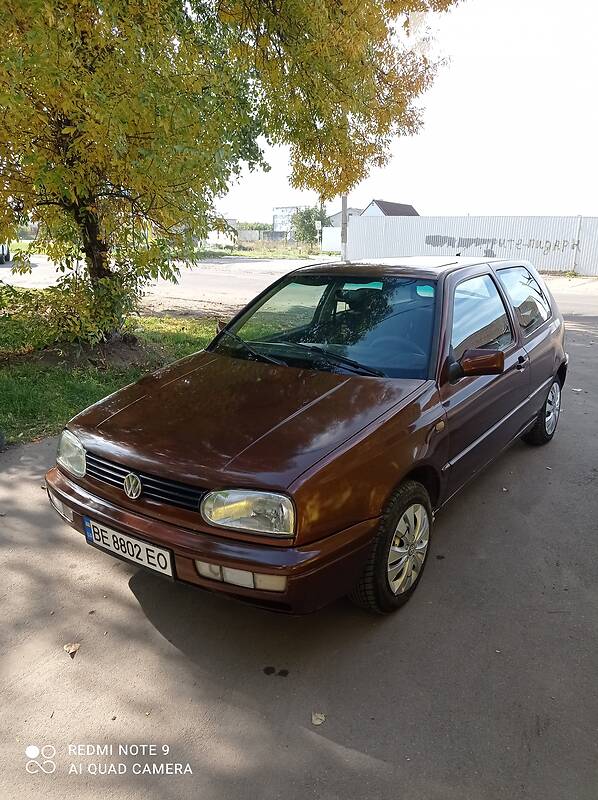 Хэтчбек Volkswagen Golf 1997 в Первомайске