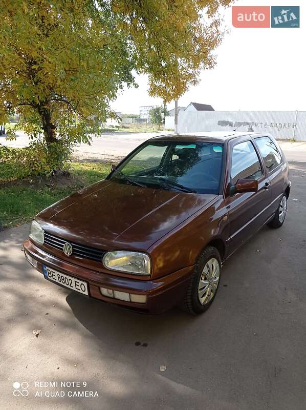 Хетчбек Volkswagen Golf 1997 в Первомайську