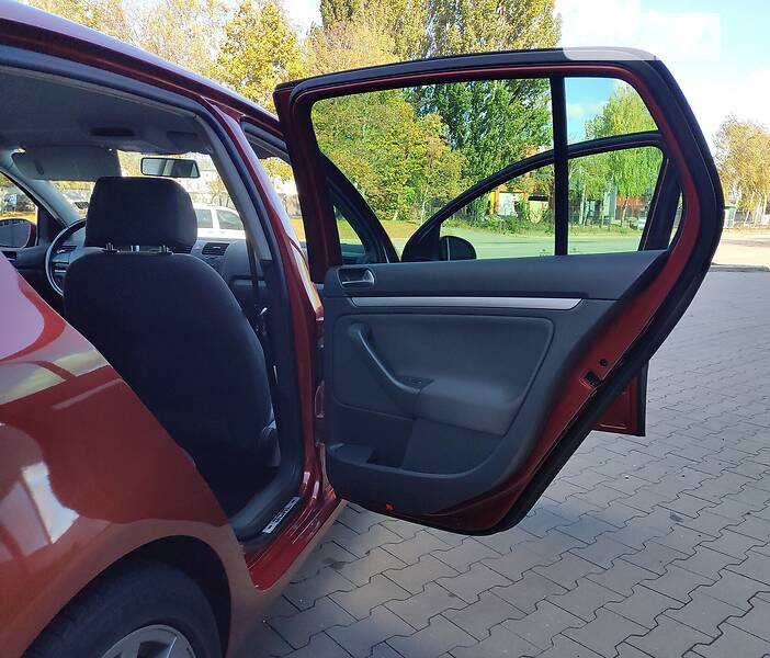 Хэтчбек Volkswagen Golf 2006 в Белой Церкви