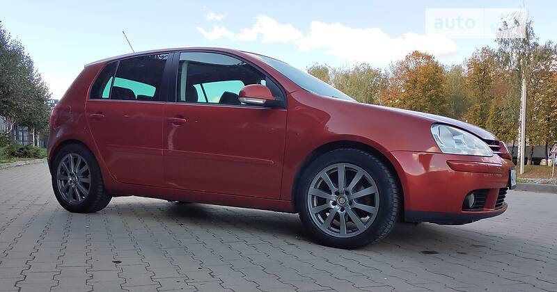 Хэтчбек Volkswagen Golf 2006 в Белой Церкви