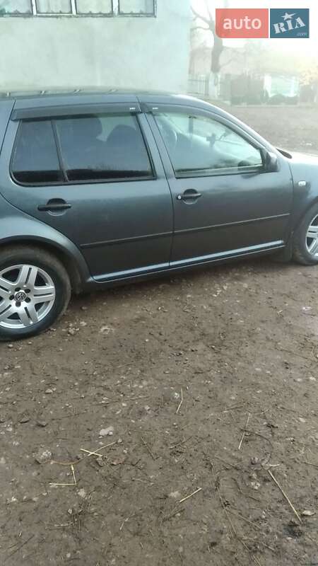 Хетчбек Volkswagen Golf 1999 в Самборі
