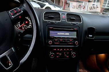 Хэтчбек Volkswagen Golf 2012 в 