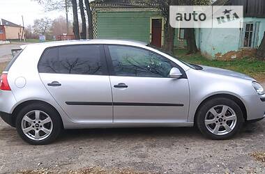 Хэтчбек Volkswagen Golf 2004 в Полтаве