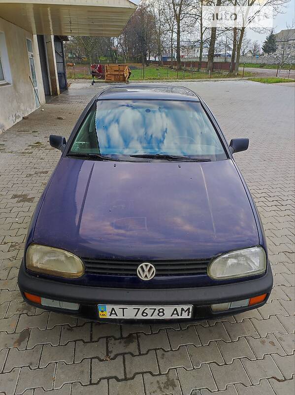 Хэтчбек Volkswagen Golf 1994 в Снятине