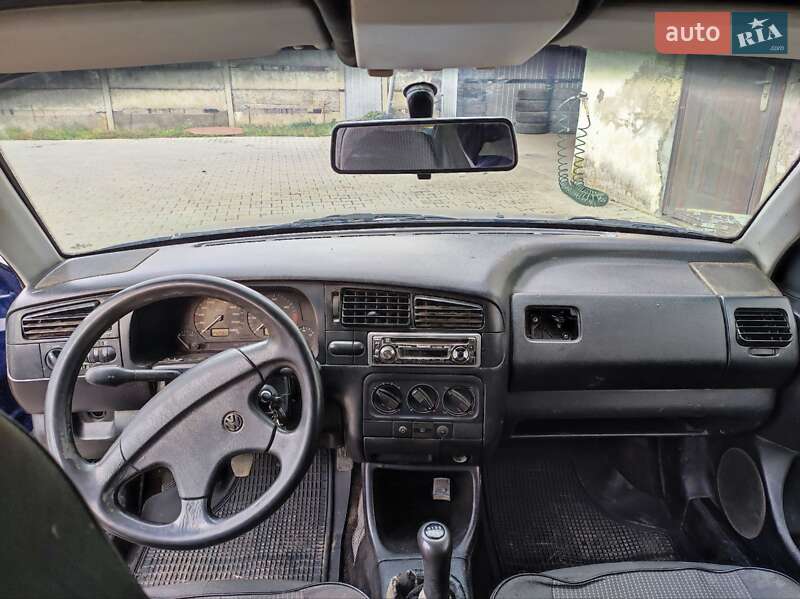 Хетчбек Volkswagen Golf 1994 в Снятині